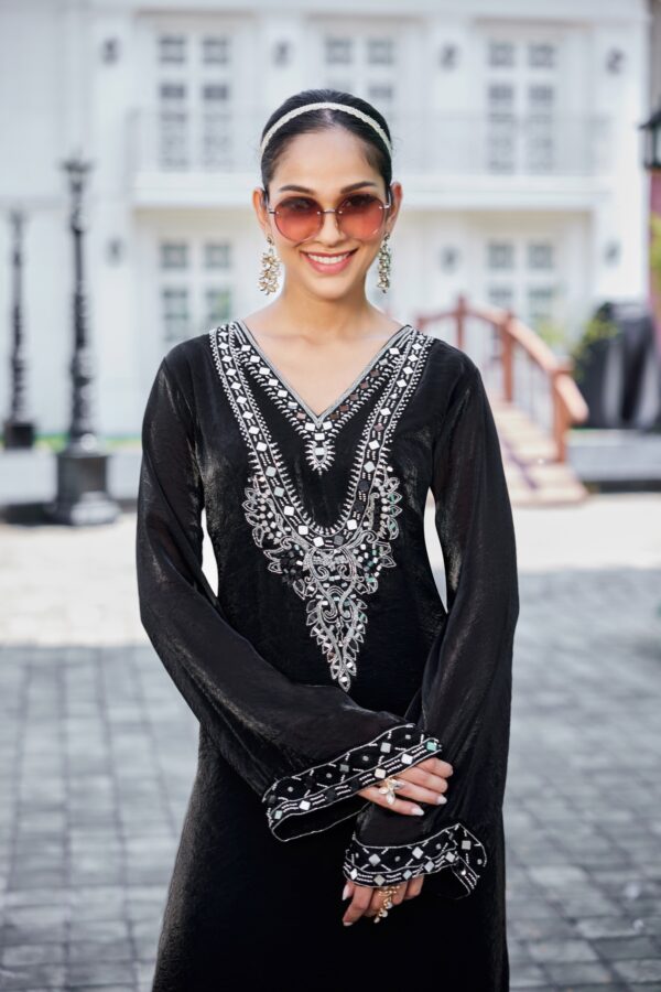Black Pearl Embellished Kaftan